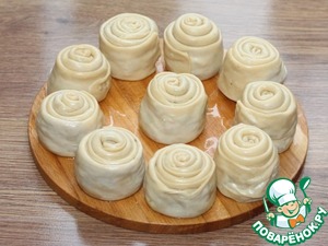 Слоёные лепёшки с луком и тунцом