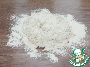 Слоёные лепёшки с луком и тунцом