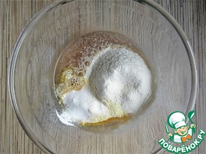 Пирог с яблоками на сковороде