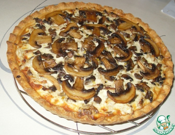 Киш с грибами и курицей Киш с грибами и курицей