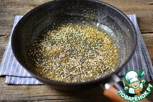 Сладкие булочки с кунжутом на сковороде