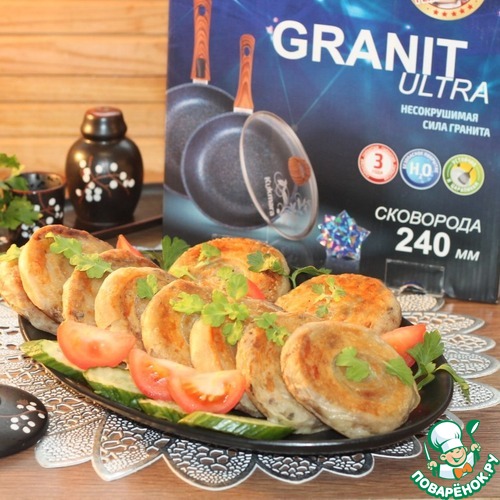 Слоёные лепёшки с луком и тунцом