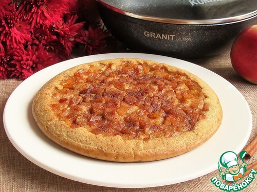 Пирог с яблоками на сковороде