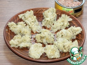 Слоёные лепёшки с луком и тунцом