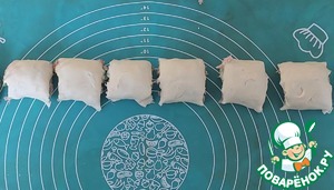 Лепешки с фаршем и зелёным луком