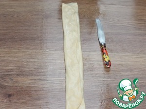 Слоёные лепёшки с луком и тунцом