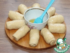 Слоёные лепёшки с луком и тунцом