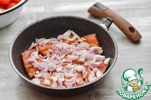 Арктический голец с помидорами в духовке