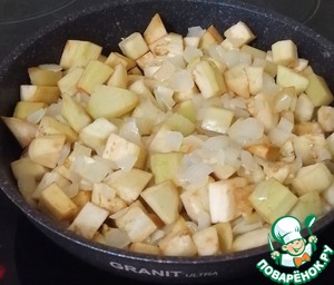 Баклажаны тушёные, с маринованными луком Баклажаны тушёные, с маринованными луком