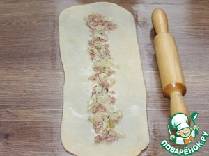 Слоёные лепёшки с луком и тунцом