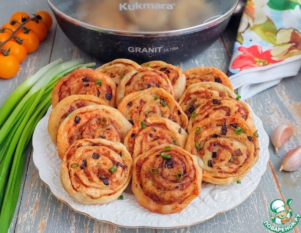 Лепешки с фаршем и зелёным луком