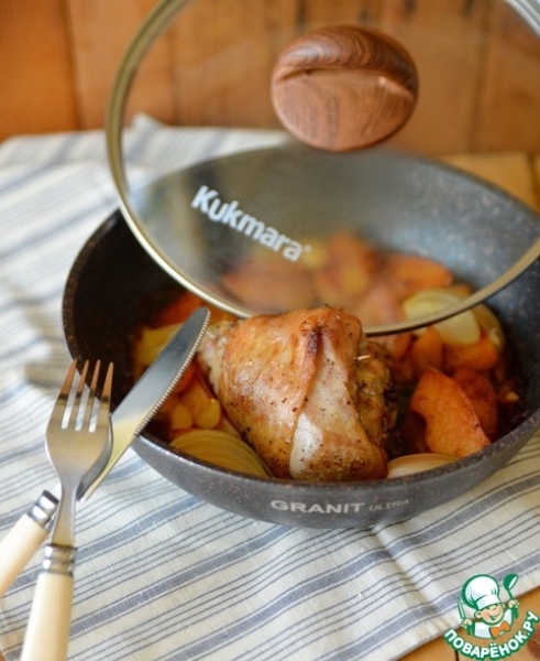 Голень индейки с айвой