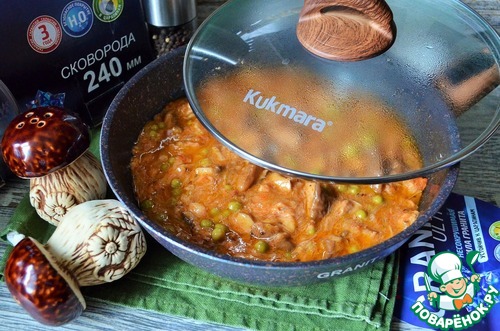 Грибной гуляш с зелёным горошком Грибной гуляш с зелёным горошком