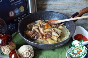 Грибной гуляш с зелёным горошком Грибной гуляш с зелёным горошком