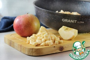 Яблочная пастила с кокосовой стружкой на сковороде