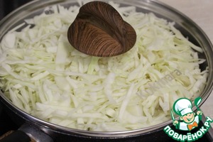 Капуста с нутом и черносливом