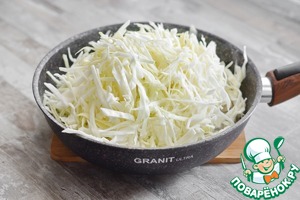 Капуста жареная с солёными груздями