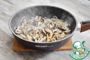 Капуста жареная с солёными груздями