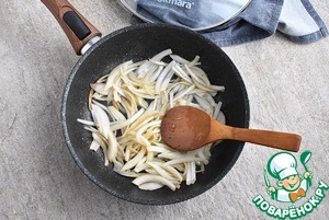 Колбаски с перцем в пикантном яблочном соусе Колбаски с перцем в пикантном яблочном соусе