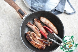 Колбаски с перцем в пикантном яблочном соусе Колбаски с перцем в пикантном яблочном соусе