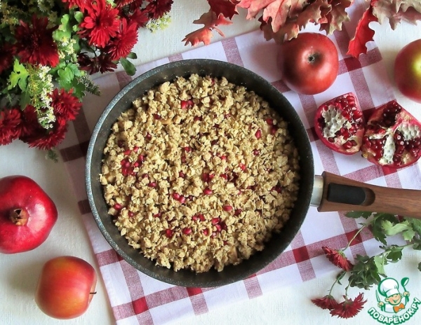 Куриный крамбл с яблоками и гранатом Куриный крамбл с яблоками и гранатом