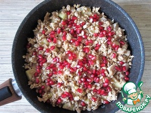 Куриный крамбл с яблоками и гранатом Куриный крамбл с яблоками и гранатом