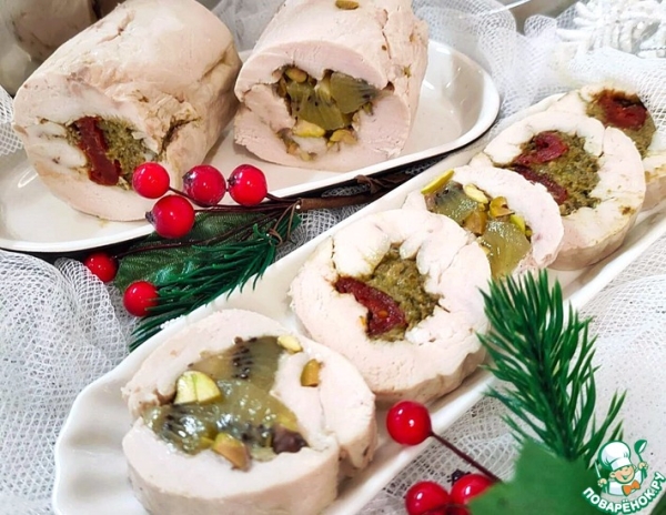 Куриный рулет: два варианта начинки Куриный рулет: два варианта начинки