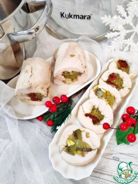 Куриный рулет: два варианта начинки Куриный рулет: два варианта начинки