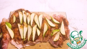 Куриный рулет с грушей