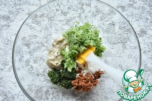 Оладьи из цветной капусты с греческим соусом Оладьи из цветной капусты с греческим соусом