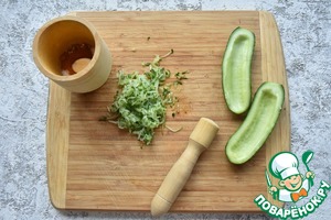 Оладьи из цветной капусты с греческим соусом Оладьи из цветной капусты с греческим соусом