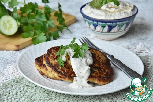 Оладьи из цветной капусты с греческим соусом Оладьи из цветной капусты с греческим соусом