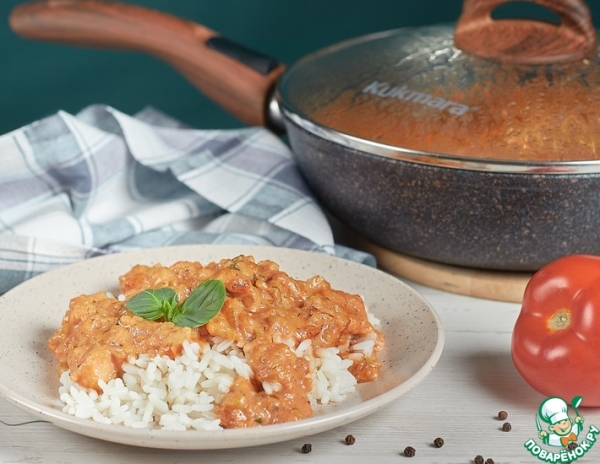 Пангасиус в сметанно-томатном соусе