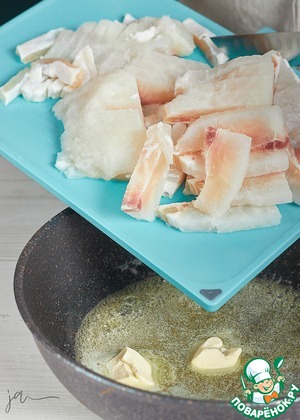 Пангасиус в сметанно-томатном соусе