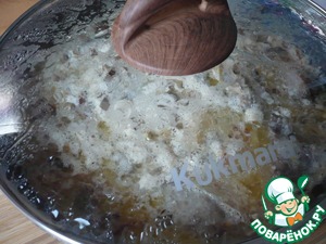 Печень куриная в сливочно-луковом соусе