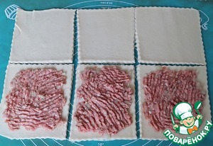 Пельменные рулетики с мясом и овощами