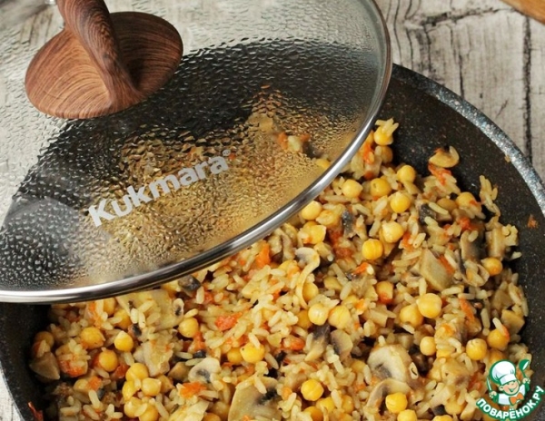 Рис с грибами и нутом