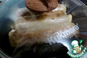 Рулеты с начинкой на сковороде в пергаменте