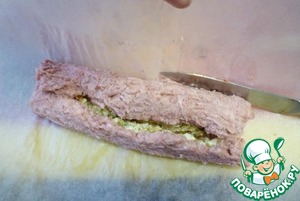 Рулеты с начинкой на сковороде в пергаменте