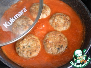 Рыбные котлеты в винно-томатном соусе Рыбные котлеты в винно-томатном соусе