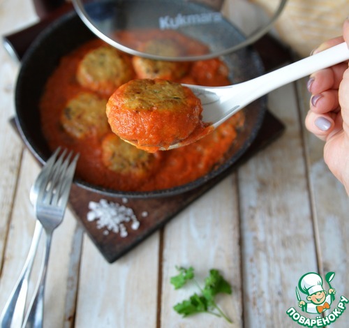 Рыбные котлеты в винно-томатном соусе Рыбные котлеты в винно-томатном соусе