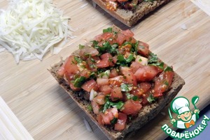 Сэндвич с говядиной и помидорной сальсой