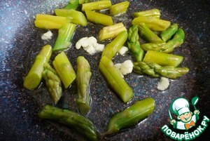 Спирали со спаржей и желтком