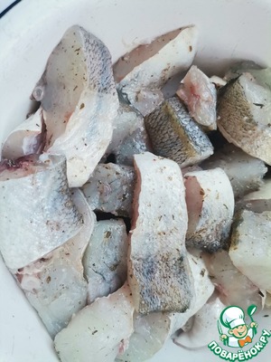 Судак в томате с овощами