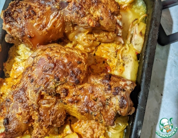 Свиные ножки с картофелем Свиные ножки с картофелем