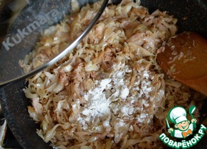 Тушёная капуста с колбасками по-чешски Тушёная капуста с колбасками по-чешски