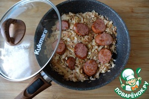 Тушёная капуста с колбасками по-чешски Тушёная капуста с колбасками по-чешски