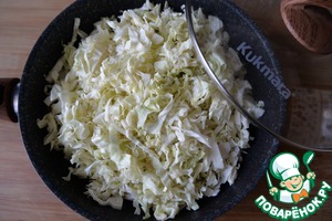 Тушёная капуста с колбасками по-чешски Тушёная капуста с колбасками по-чешски