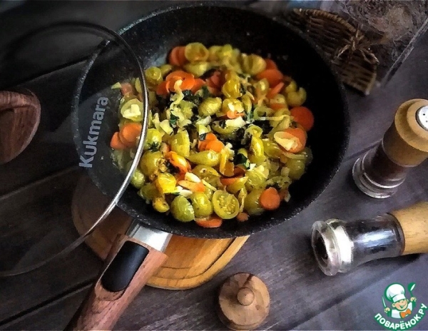 Закуска из зелёных помидоров с овощами