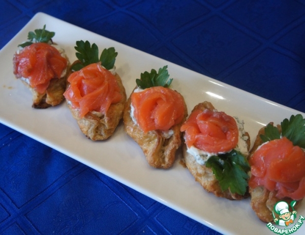 Закусочные лодочки с форелью